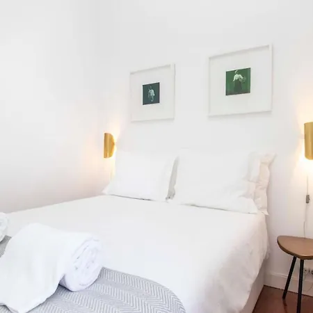 Central Apartment 2 Bedroom With Fast Internet * Lisboa