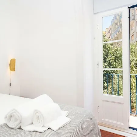 With Great Views And Aircon Apartment *