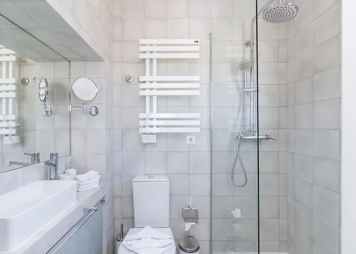 Central Apartment 2 Bedroom With Fast Internet