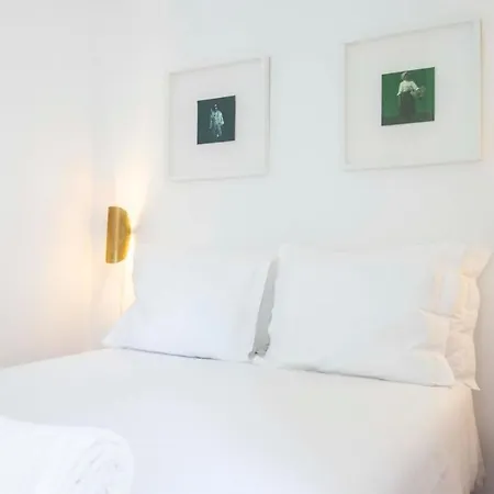 Central Apartment 2 Bedroom With Fast Internet *